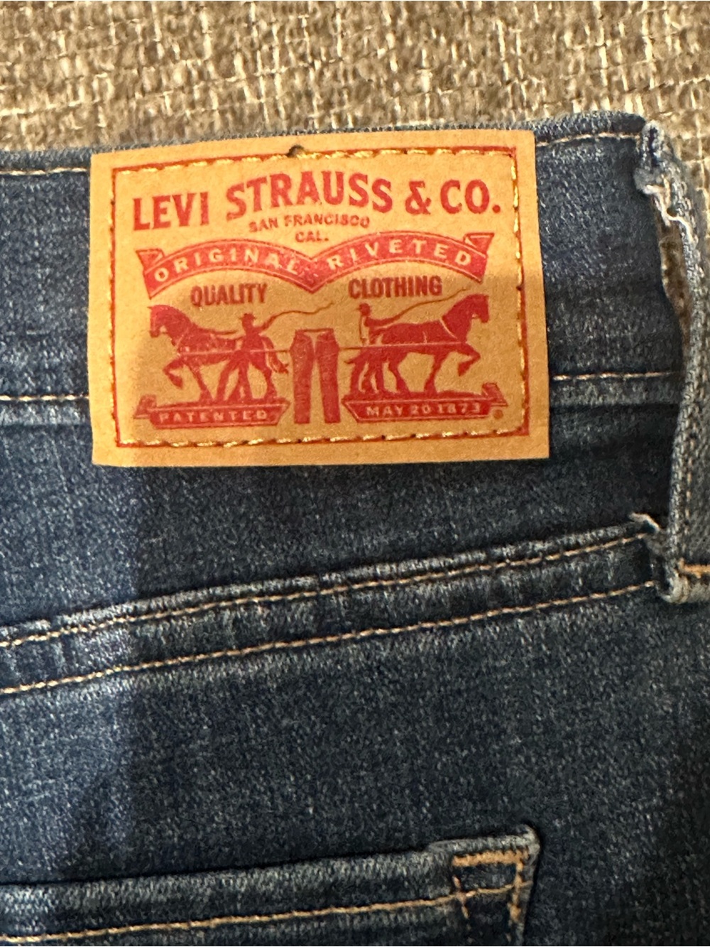 Women’s Levi’s Shaping skinny capris